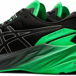 Asics Novablast 3 Lite-Show Shoes Men, Zwart/groen 8 Asics Novablast 3 Lite-Show Shoes Men, Zwart/groen -Scarpa®-winkel asics novablast 3 lite show shoes men black new leaf 7